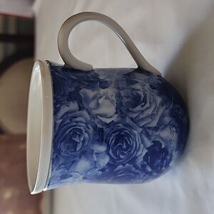 Harry & David Blue and White Ceramic Tea Cup with Ceramic Infuser Chinoiserie